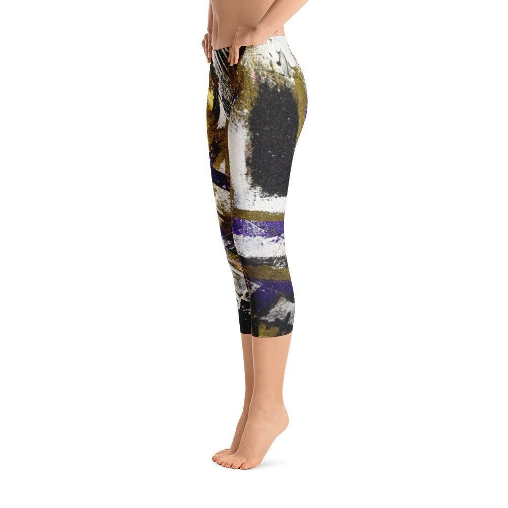 Even So. Capri Leggings Abstract Deep