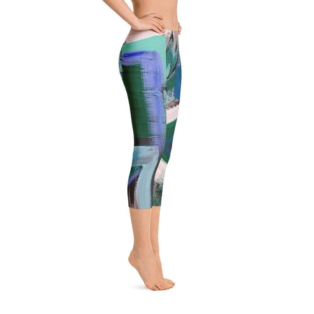 Right Is Right. Capri Leggings Abstract Deep