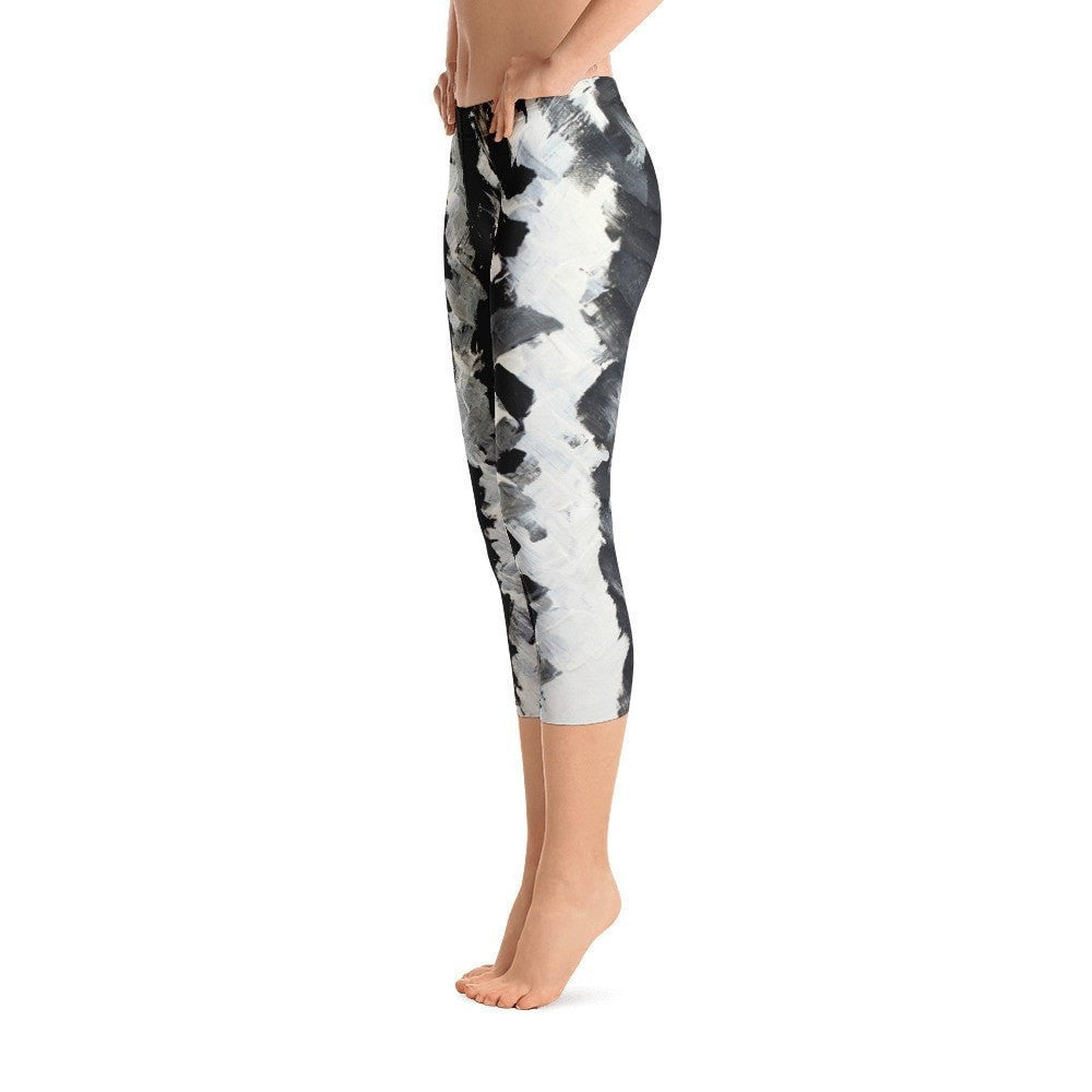 Up. Capri Leggings Abstract Deep